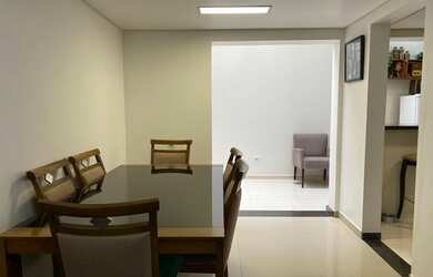 Imagem: A casa em condomínio possui 2 Dormitórios, 2 Banheiros, 2