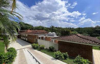Imagem 3: Cond. Pq Silvino Pereira - 5D / 1Ste, Vista Lago, Piscina, Quadra De Tenis!