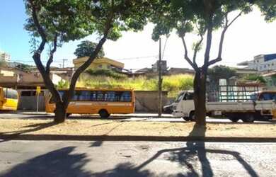 Imagem: O terreno possui 720m² de Área e está localizado em Glória