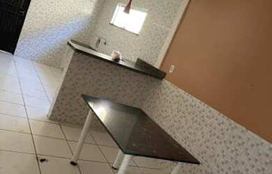 Imagem: A casa possui 2 Dormitórios, 1 Banheiro e está localizado