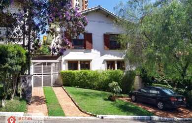 Imagem: A casa em condomínio possui 4 Dormitórios, 3 Banheiros, 5