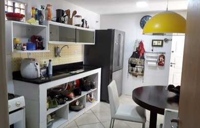 Imagem: A casa em condomínio possui 3 Dormitórios, 2 Banheiros, 1