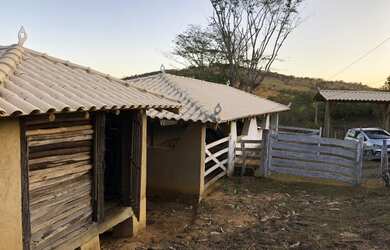 Imagem 2: FAZENDINHA CENTENÁRIA RICA EM ÁGUA À VENDA EM PIRACEMA/MG