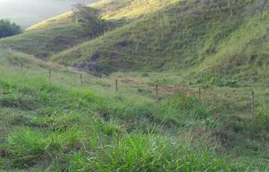 Imagem 10: FAZENDA REGIAO SERRANA CANTAGALO FORMADA E PERTO DA CIDADE