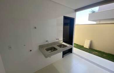 Imagem 15: Belíssima casa no Portal do Sol Green -4 suítes plenas -Valor R$ 2.050.000,00