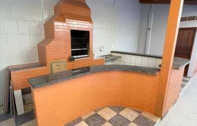 Imagem 5: Casa sozinha no lote. Piscina, Varanda, 203m² de Áreae2 Vagas na garagem