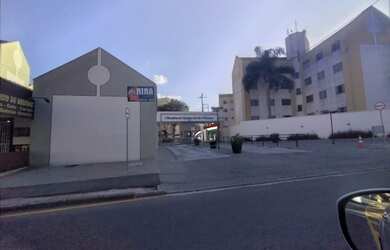 Imagem: O apartamento possui 3 Dormitórios, 1 Banheiro, 1 Vaga na garagem