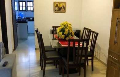 Imagem: A casa possui 3 Dormitórios, 2 Banheiros, 2 Vagas na garagem