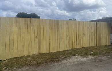 Imagem: O terreno possui 255m² de Área, Imóvel novo e está localizado