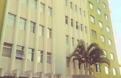 Imagem: O apartamento possui 4 Dormitórios, 1 Banheiro, 1 Vaga na garagem