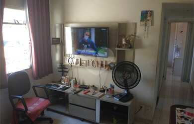 Imagem: O apartamento possui 1 Dormitório, 1 Banheiro, 33m² de Área