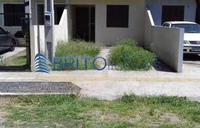 Imagem: A casa à venda possui 2 Dormitórios, 1 Banheiro, 1 Vaga na