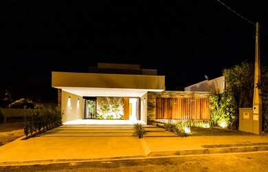 Imagem: A casa em condomínio possui 3 Dormitórios, 4 Banheiros, 4