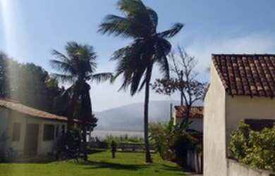 Imagem: A casa possui 5 Dormitórios, 4 Banheiros, 1 Vaga na garagem