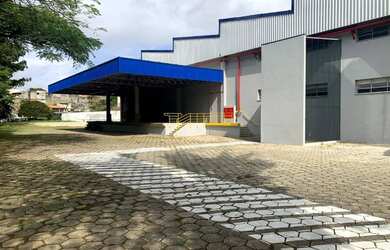 Imagem: O depósito possui 8.296m² de Área e está localizado em