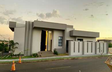 Imagem: A casa em condomínio possui 3 Dormitórios, 3 Banheiros, 2