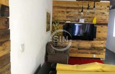 Imagem: A casa possui 4 Dormitórios, 3 Banheiros, 2 Vagas na garagem