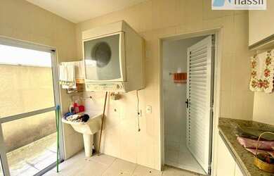 Imagem: A casa em condomínio possui 4 Dormitórios, 5 Banheiros, 4