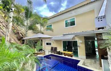 Imagem: A casa em condomínio possui 3 Dormitórios, 4 Banheiros, 2