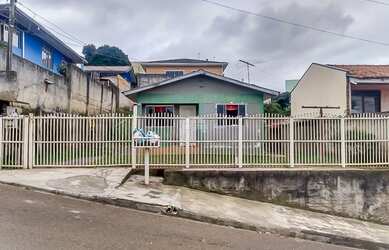 Imagem: A casa possui 2 Dormitórios, 1 Banheiro, 139m² de Área e