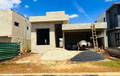 Imagem 2: Casa em condomínio. Piscina, Área de serviço, 160m² de Áreae4 Vagas...