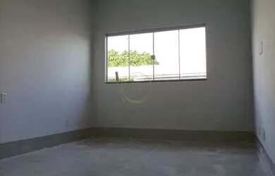 Imagem: A casa possui 3 Dormitórios, 2 Banheiros e 100m² de Área