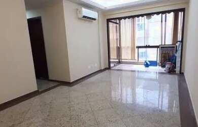 Imagem: O apartamento possui 3 Dormitórios, 1 Banheiro, 2 Vagas na