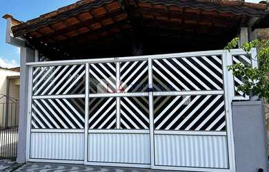 Imagem: A casa possui 2 Dormitórios, 2 Banheiros, 2 Vagas na garagem