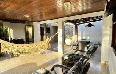 Imagem 10: A casa fica localizada em condomínio fechado em uma área nobre do Itaigara