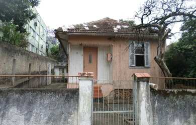 Imagem: A casa possui 2 Dormitórios, 1 Banheiro, 255m² de Área e