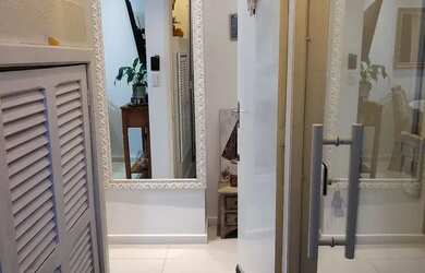 Imagem: O apartamento possui 1 Dormitório, 1 Banheiro, 1 Vaga na garagem