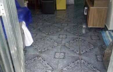 Imagem: A casa possui 5 Dormitórios, 1 Banheiro, 1 Vaga na garagem