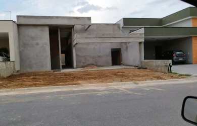 Imagem: A casa em condomínio possui 3 Dormitórios, 2 Banheiros, 2