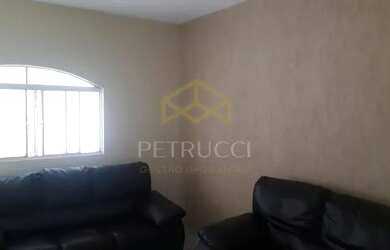 Imagem: A casa possui 5 Dormitórios, 3 Banheiros, 3 Vagas na garagem