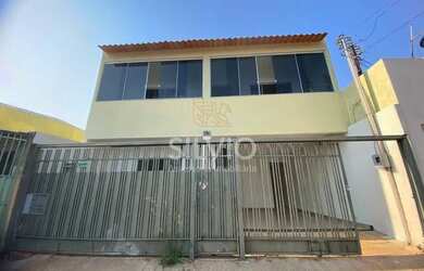 Imagem: A casa e possui 5 Dormitórios, Suítes, 5 Banheiros, 2 Vagas