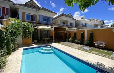 Imagem: A casa em condomínio possui 3 Dormitórios, 5 Banheiros, 2