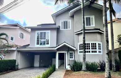 Imagem: A casa em condomínio possui 4 Dormitórios, 5 Banheiros, 4