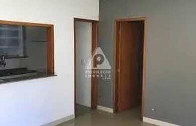 Imagem: O apartamento possui 1 Dormitório, 2 Banheiros e 44m² de Área