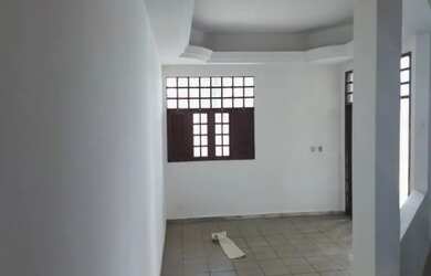 Imagem: A casa possui 4 Dormitórios, 3 Banheiros, 4 Vagas na garagem