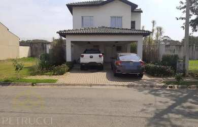 Imagem: A casa em condomínio possui 3 Dormitórios, 2 Banheiros, 4