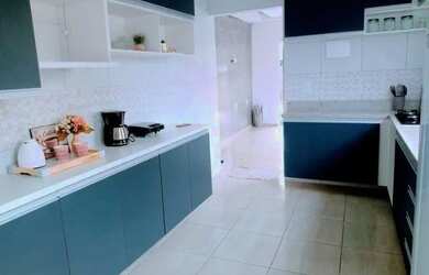 Imagem: A casa possui 2 Dormitórios, 1 Banheiro, 2 Vagas na garagem