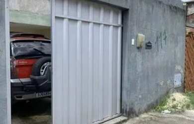 Imagem: A casa possui 3 Dormitórios, 2 Banheiros, 1 Vaga na garagem