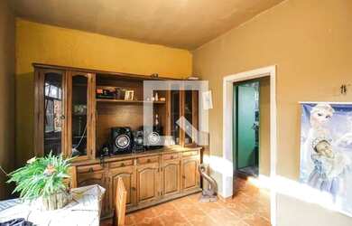 Imagem: A casa possui 2 Dormitórios, 1 Banheiro, 400m² de Área e