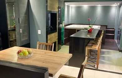 Imagem: A casa possui 3 Dormitórios, 3 Banheiros, 2 Vagas na garagem