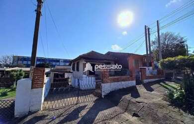 Imagem: A casa possui 2 Dormitórios, 1 Banheiro, 1 Vaga na garagem