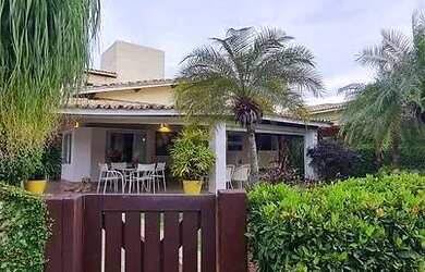 Imagem: A casa em condomínio possui 4 Dormitórios, 5 Banheiros, 5