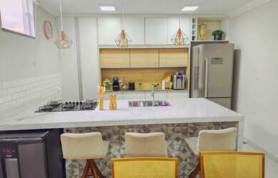 Imagem: A casa possui 2 Dormitórios, 2 Banheiros, 1 Vaga na garagem