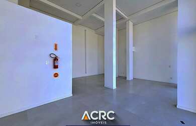 Imagem 4: ACRC Imóveis - LJ00483 - Loja para Locação no Bairro Água Verde em...