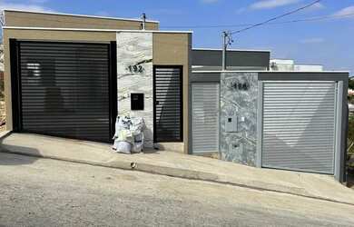 Imagem: A casa possui 2 Dormitórios, 2 Banheiros e 80m² de Área e