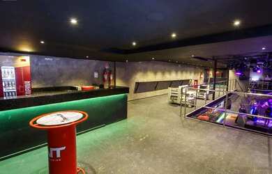 Imagem 5: Loja para Venda em Salvador, Barra, 2 banheiros, 2 vagas